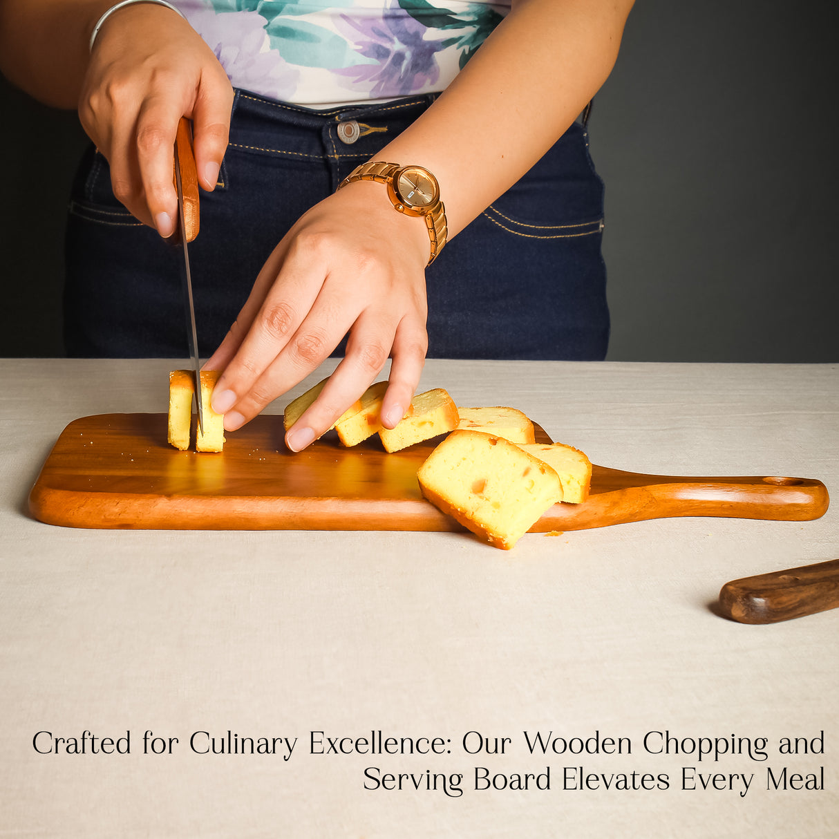 The Ian Conway Signature Hamper- Chopping Board, Acacia Platter & Nesting Bowls